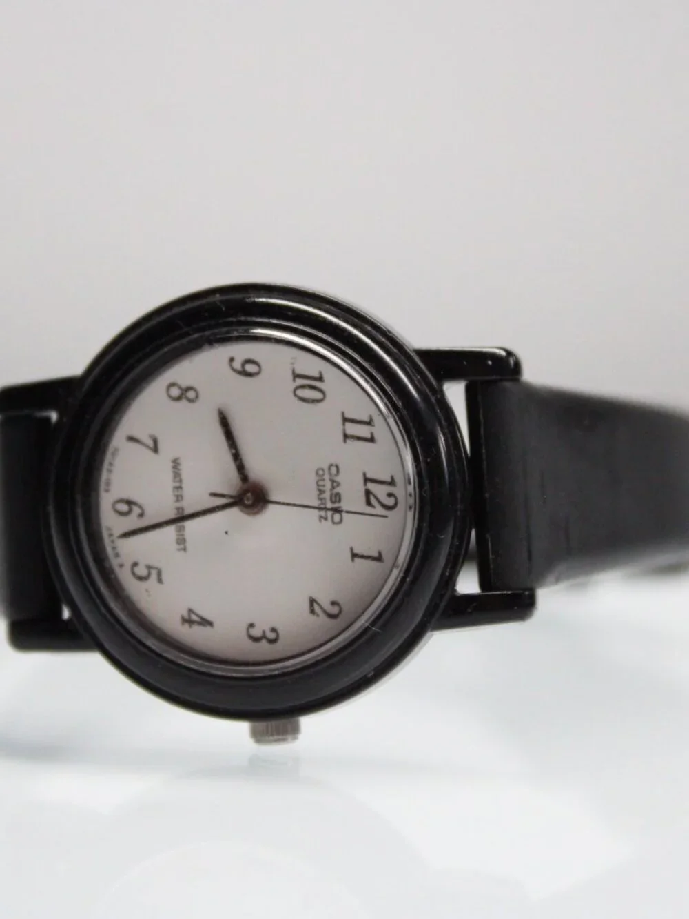 Casio Quartz Analog Watch 701A2-103 White Dial Black Band Water Resist Japan